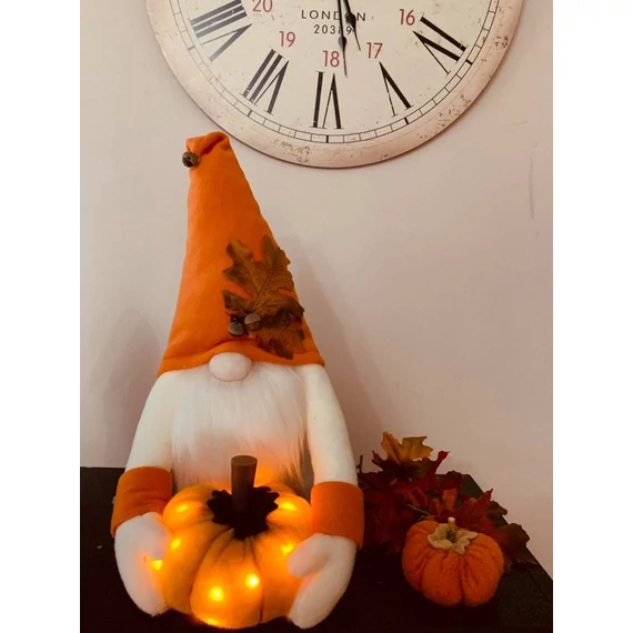 Tökös manó 100 cm – kézzel készült óriás halloween dekoráció tökkel, sapkás figura őszi díszítéshez